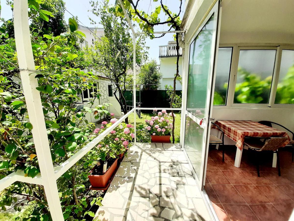 Apartmani Hortenzija บุดวา ภายนอก รูปภาพ