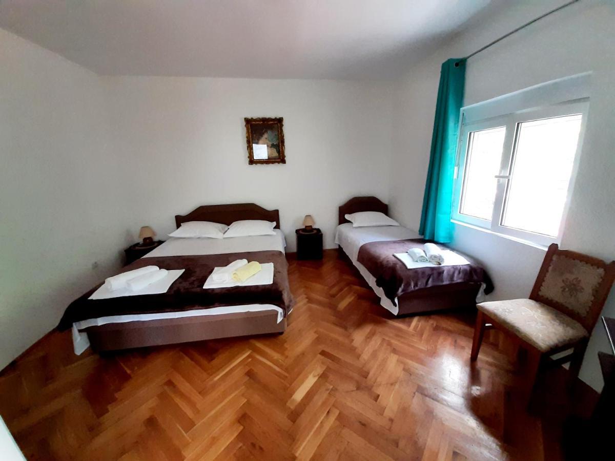 Apartmani Hortenzija บุดวา ภายนอก รูปภาพ