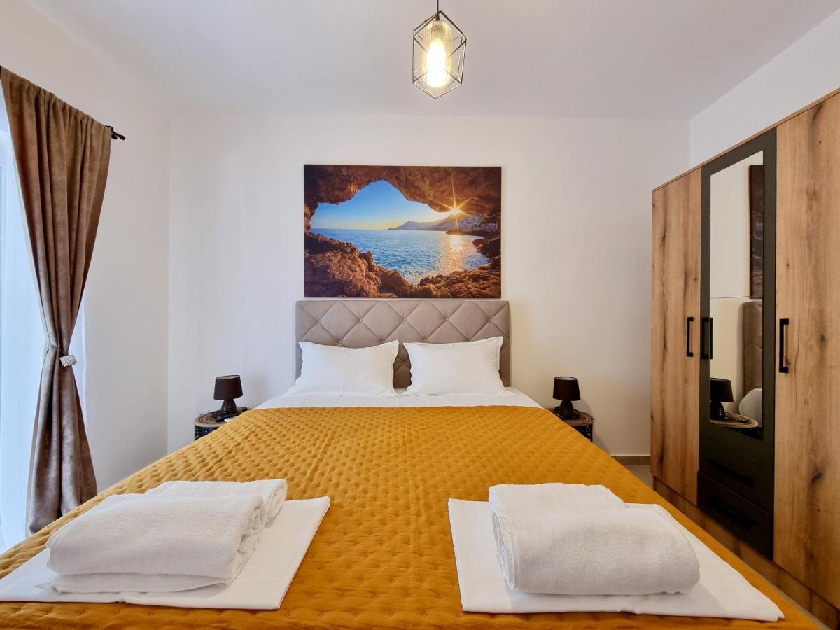 Apartmani Hortenzija บุดวา ภายนอก รูปภาพ