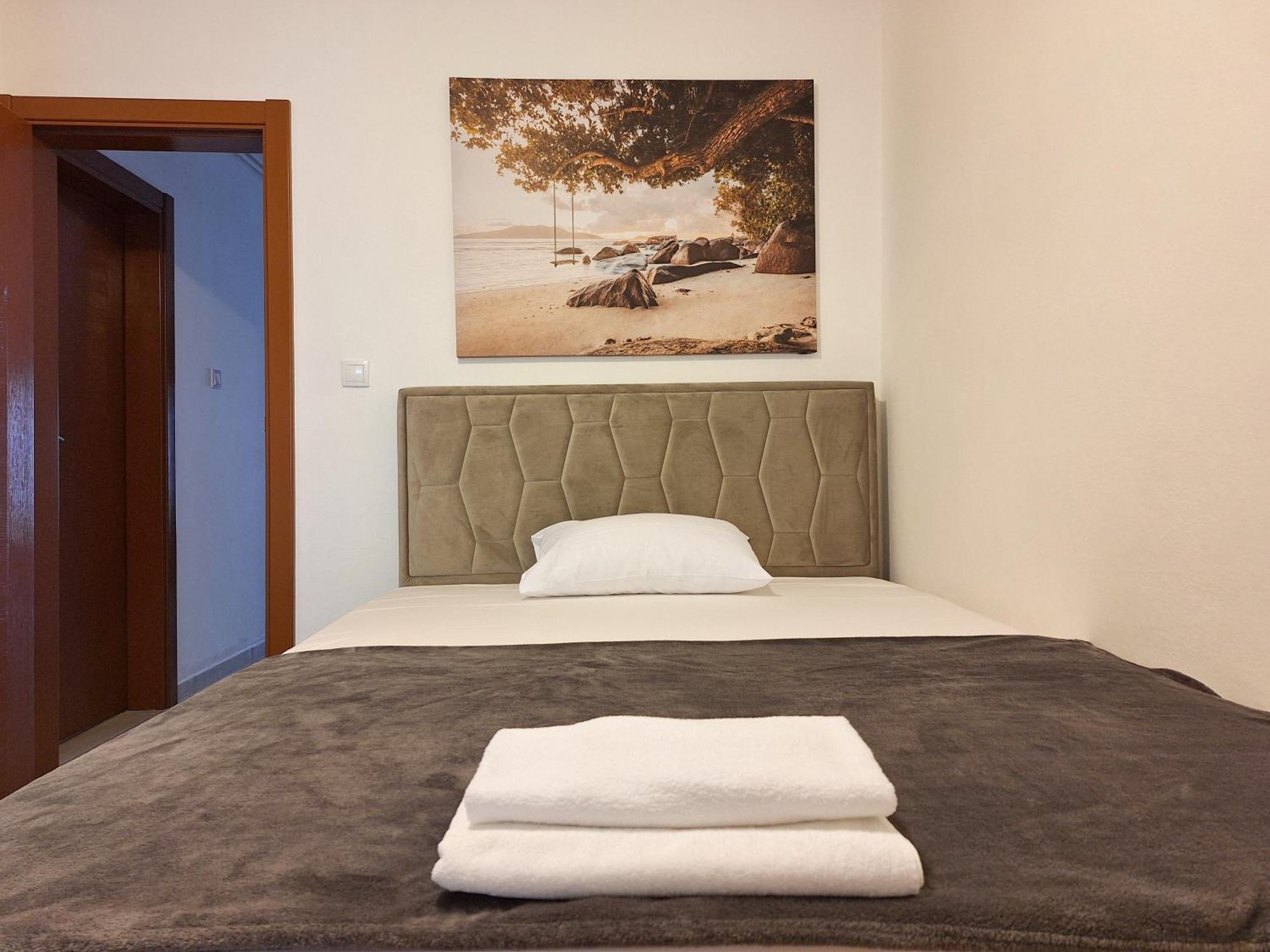 Apartmani Hortenzija บุดวา ภายนอก รูปภาพ