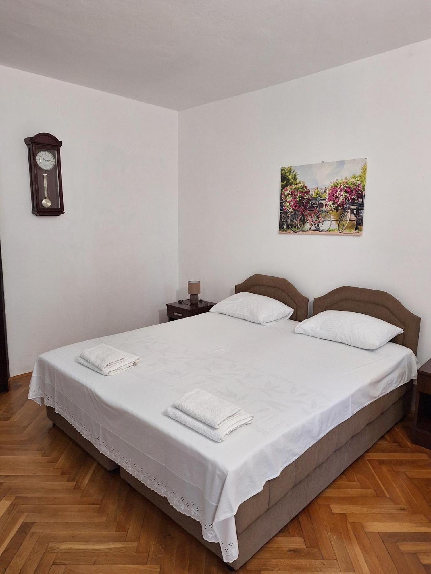 Apartmani Hortenzija บุดวา ภายนอก รูปภาพ