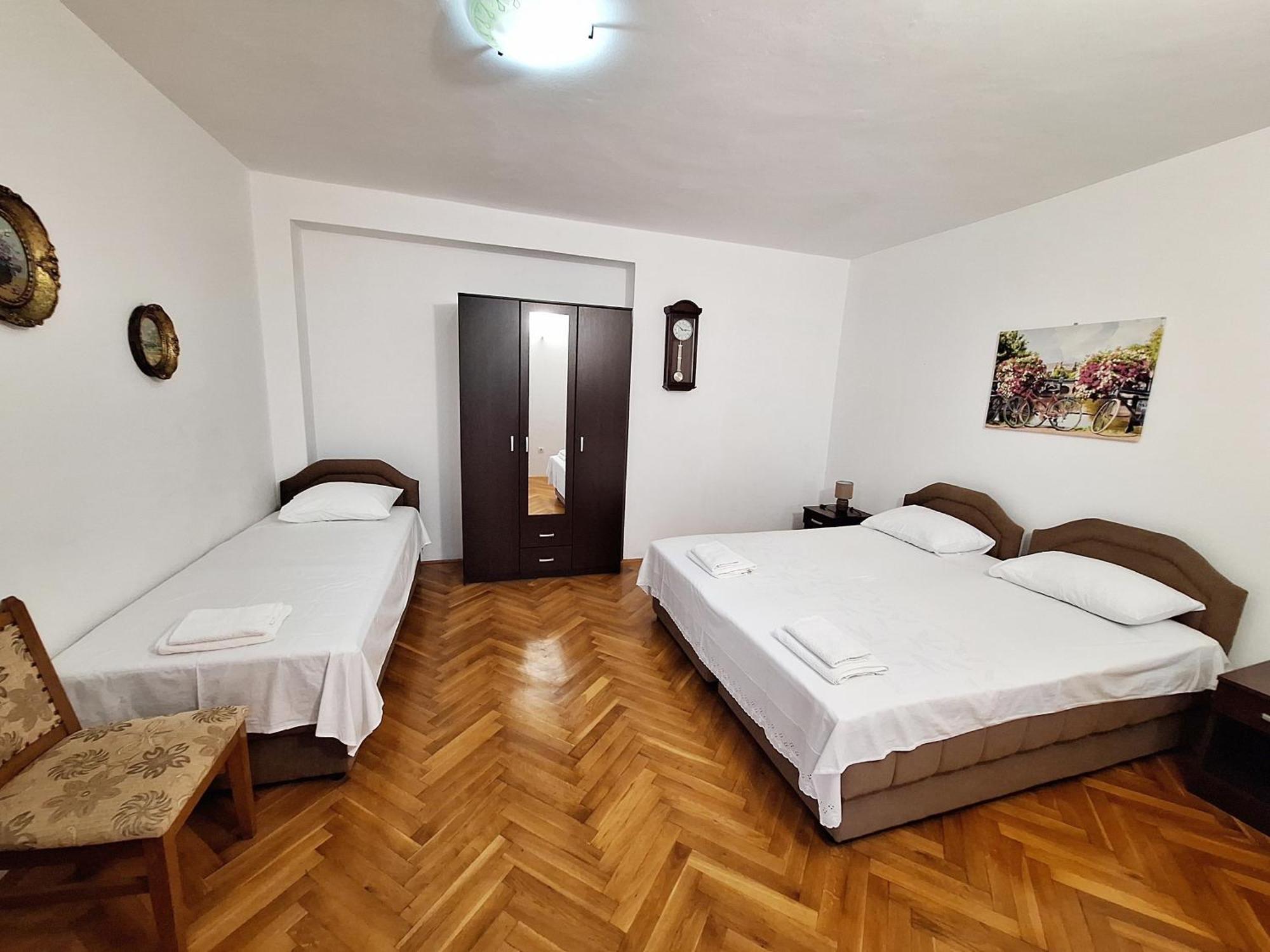 Apartmani Hortenzija บุดวา ภายนอก รูปภาพ