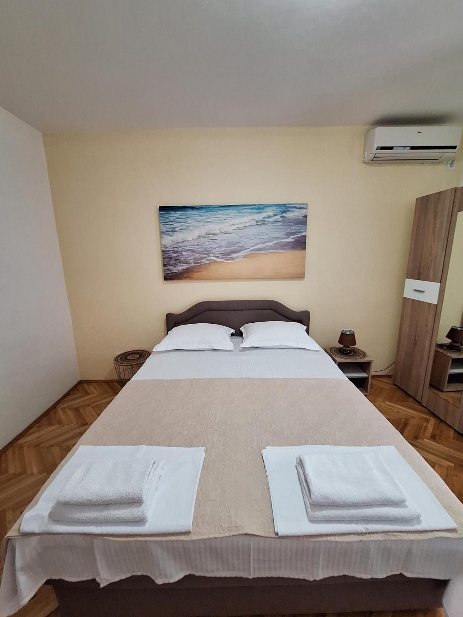 Apartmani Hortenzija บุดวา ภายนอก รูปภาพ