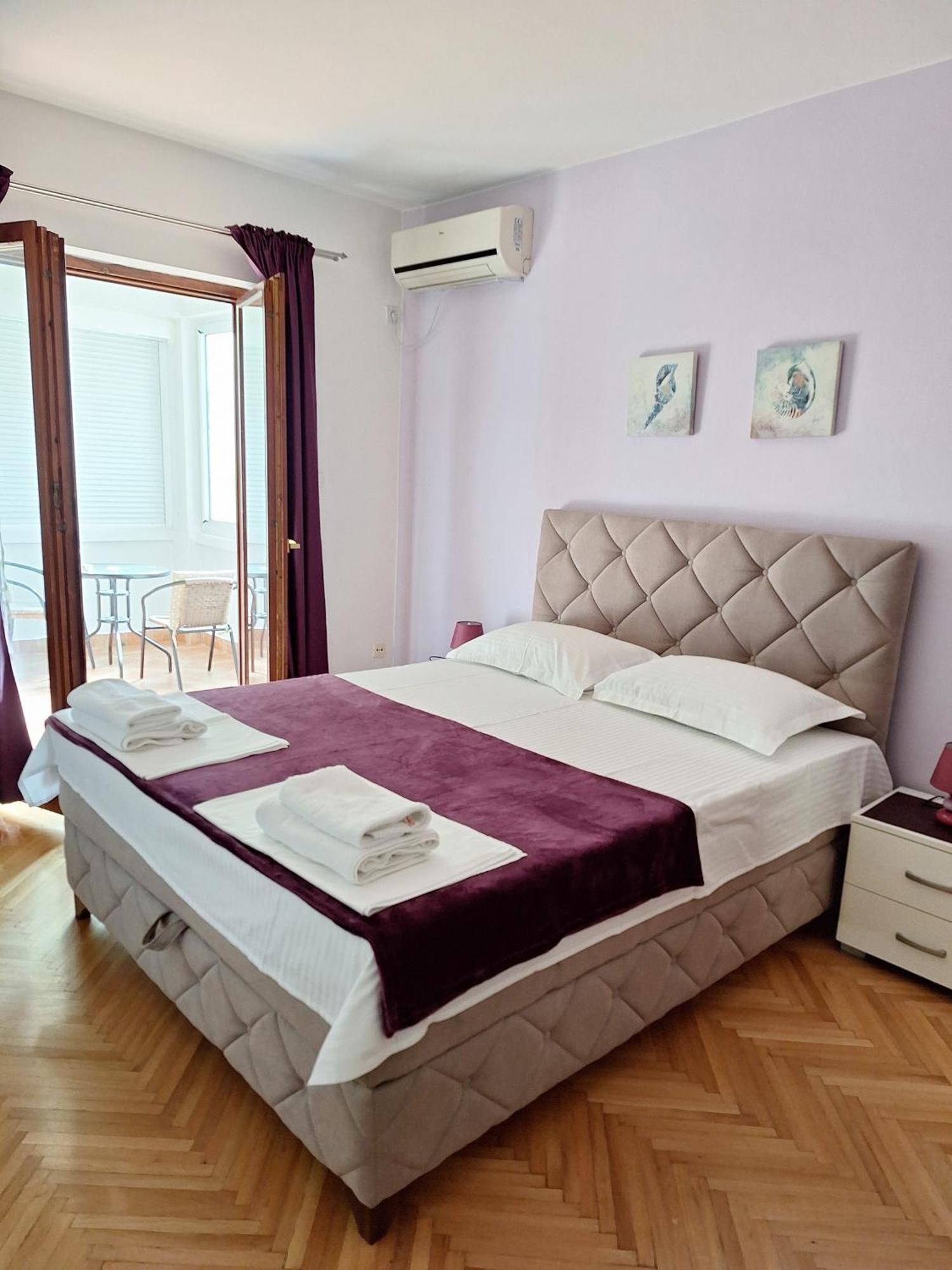 Apartmani Hortenzija บุดวา ภายนอก รูปภาพ