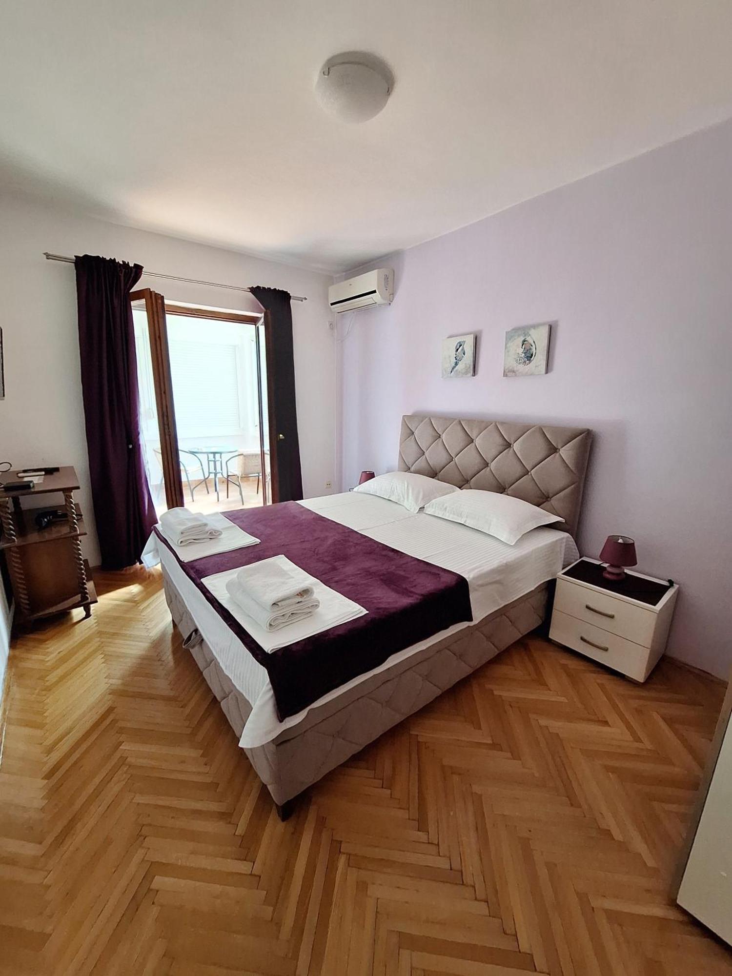 Apartmani Hortenzija บุดวา ภายนอก รูปภาพ
