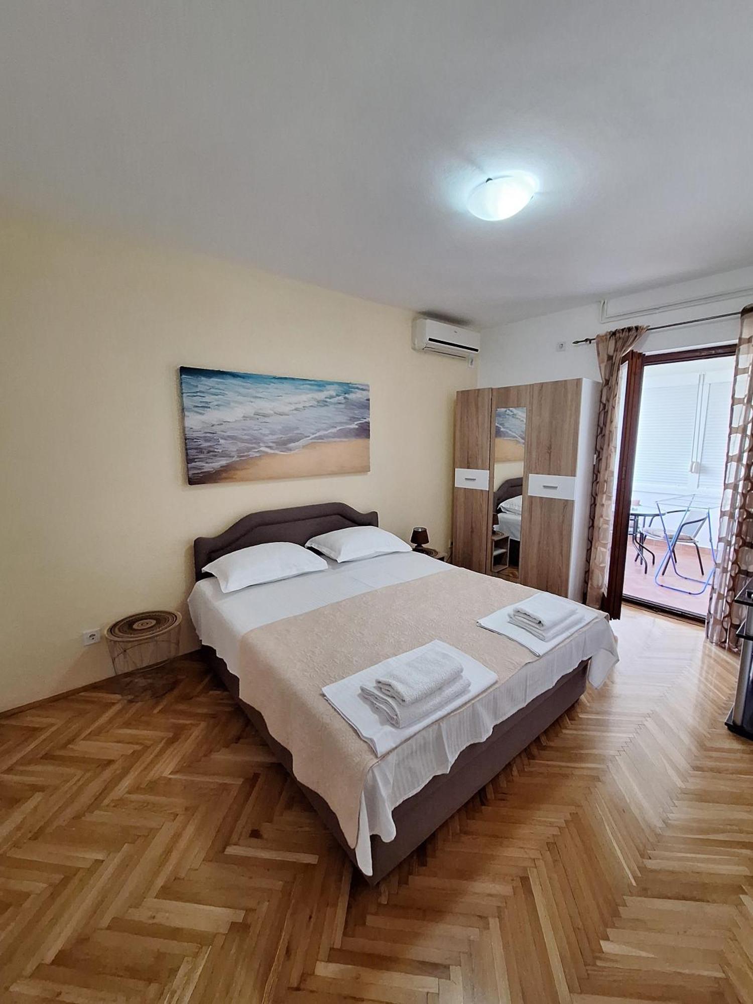 Apartmani Hortenzija บุดวา ภายนอก รูปภาพ