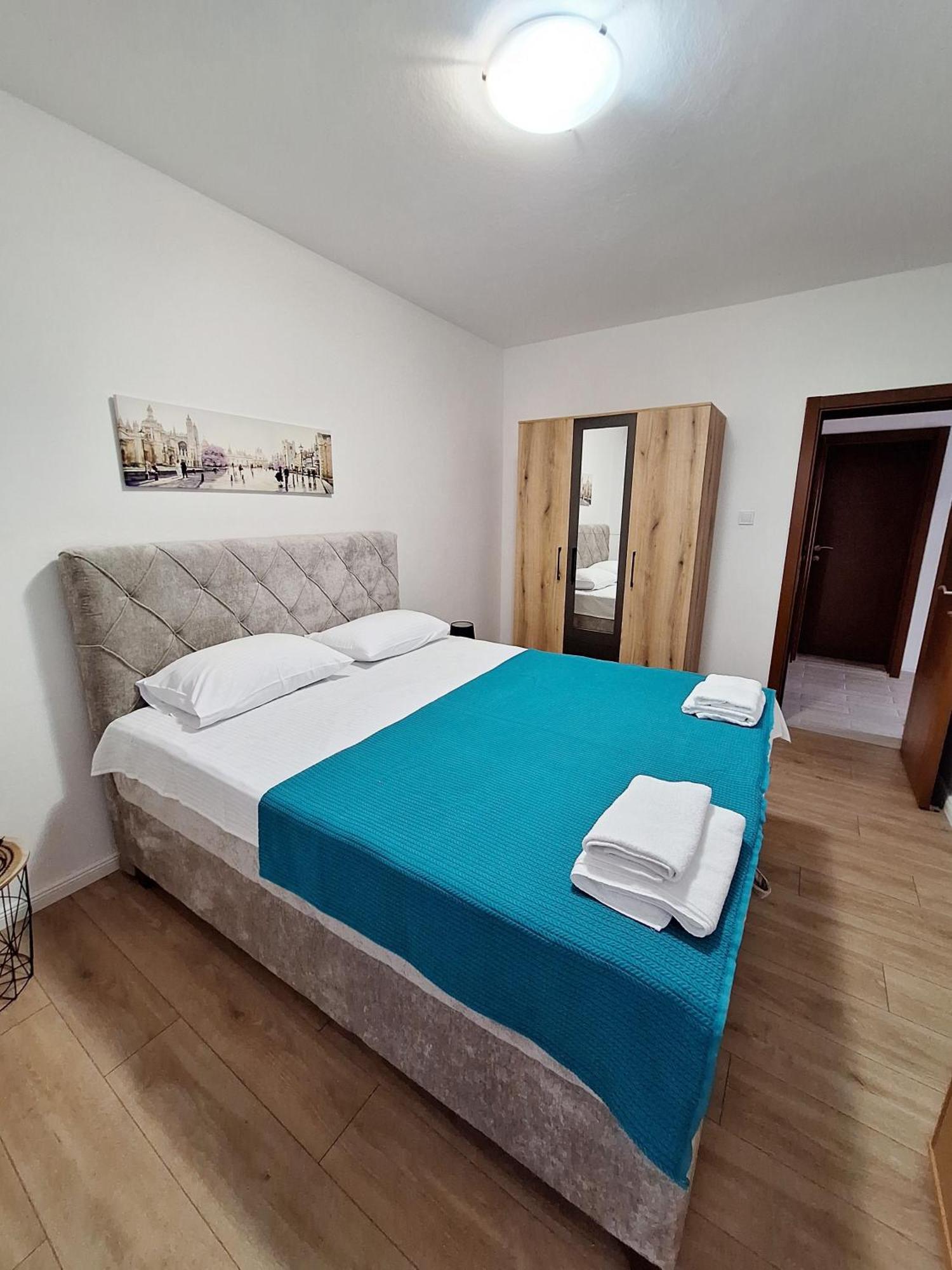 Apartmani Hortenzija บุดวา ภายนอก รูปภาพ