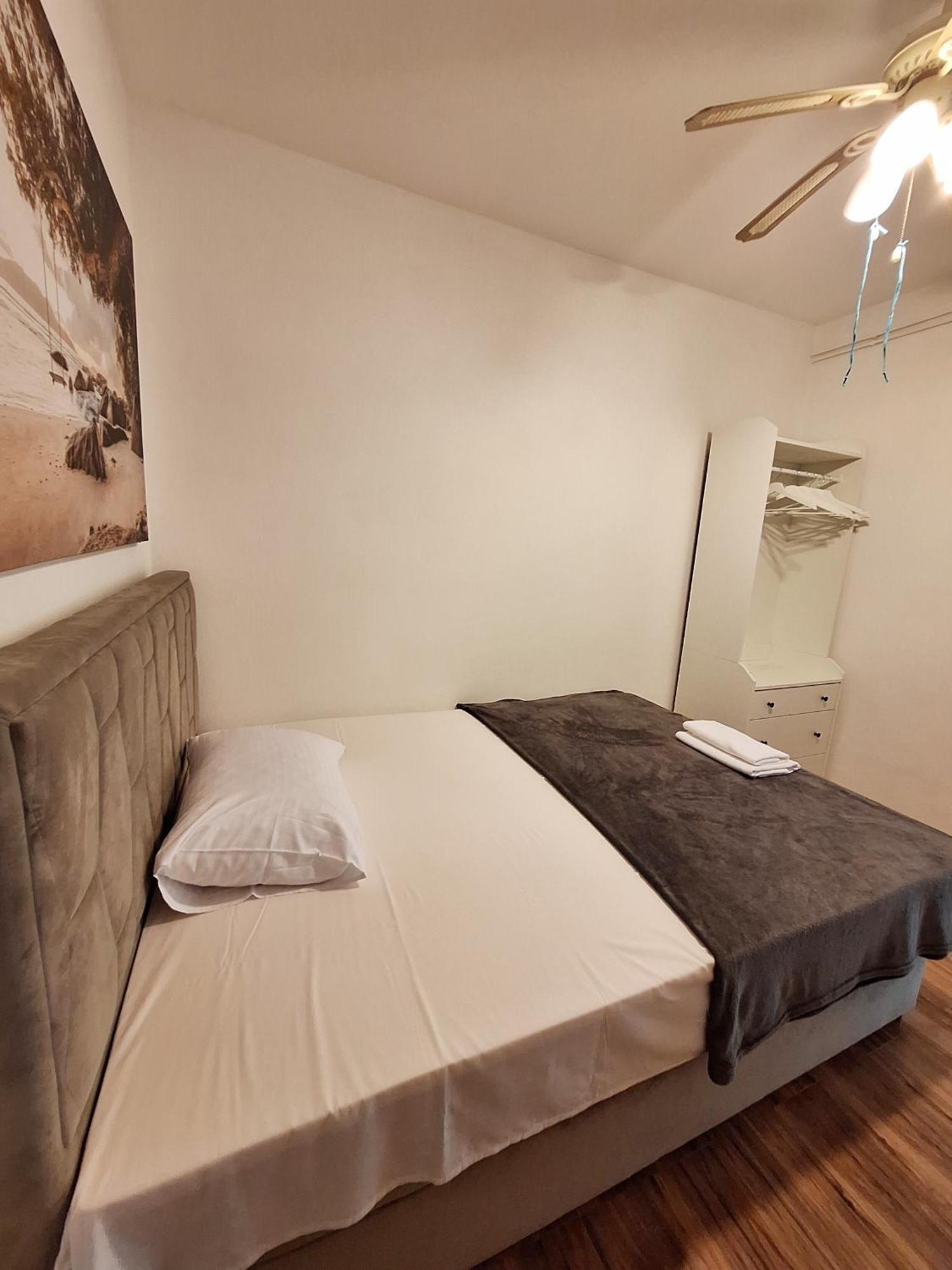 Apartmani Hortenzija บุดวา ภายนอก รูปภาพ