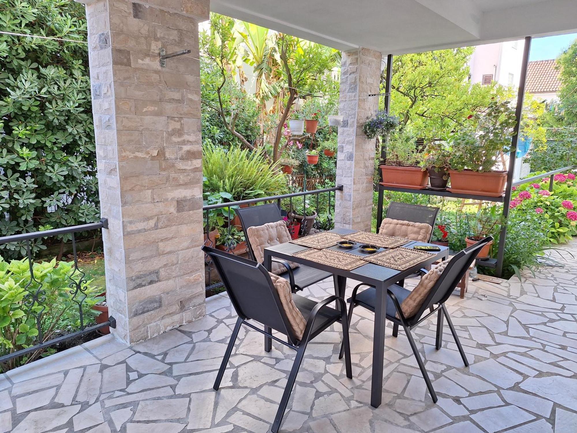 Apartmani Hortenzija บุดวา ภายนอก รูปภาพ