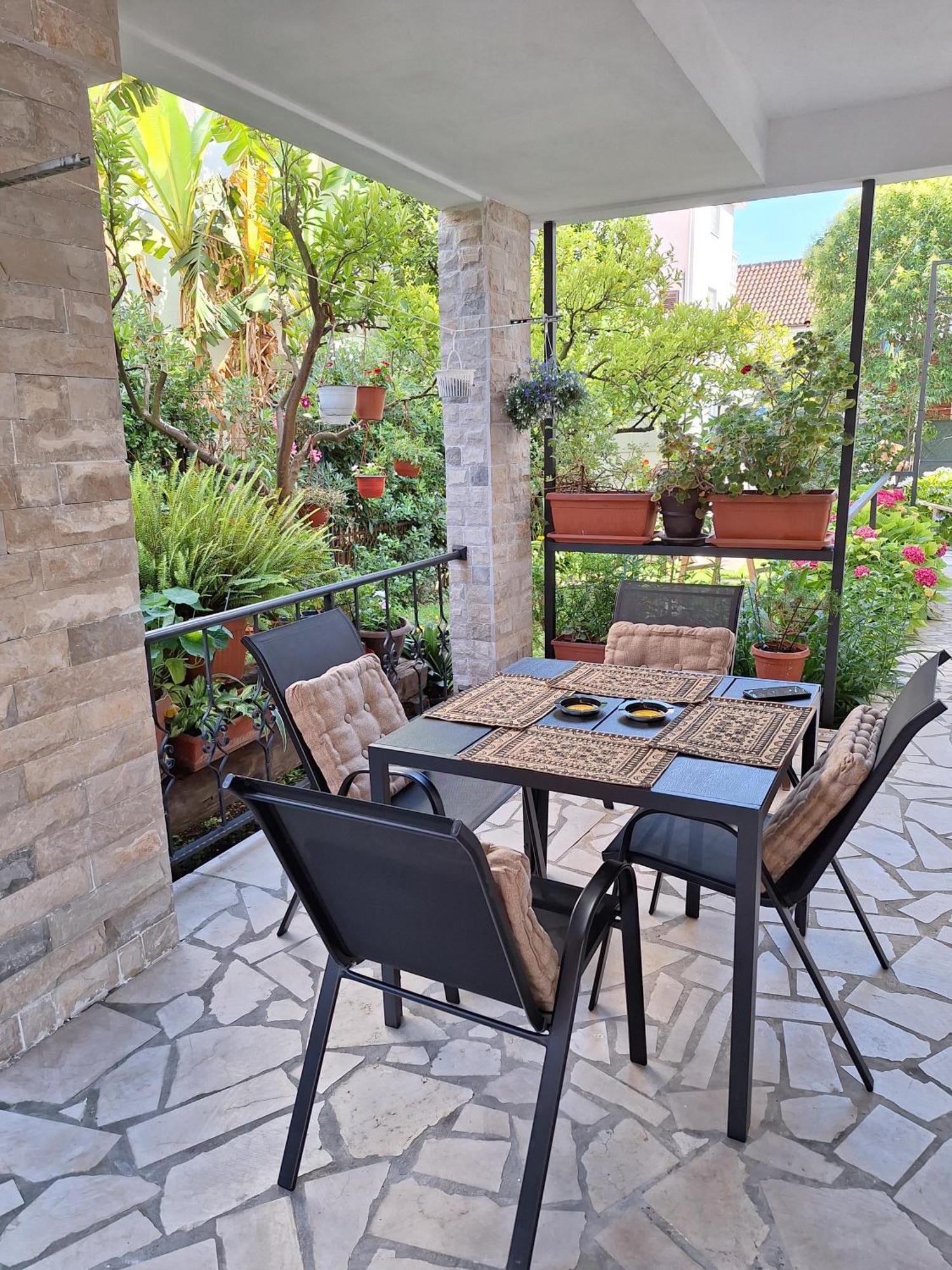 Apartmani Hortenzija บุดวา ภายนอก รูปภาพ