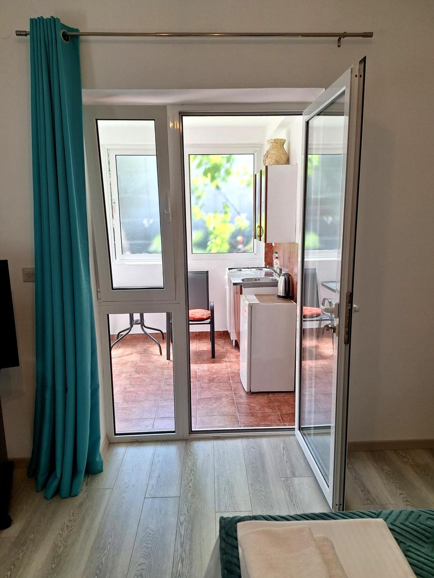 Apartmani Hortenzija บุดวา ห้อง รูปภาพ