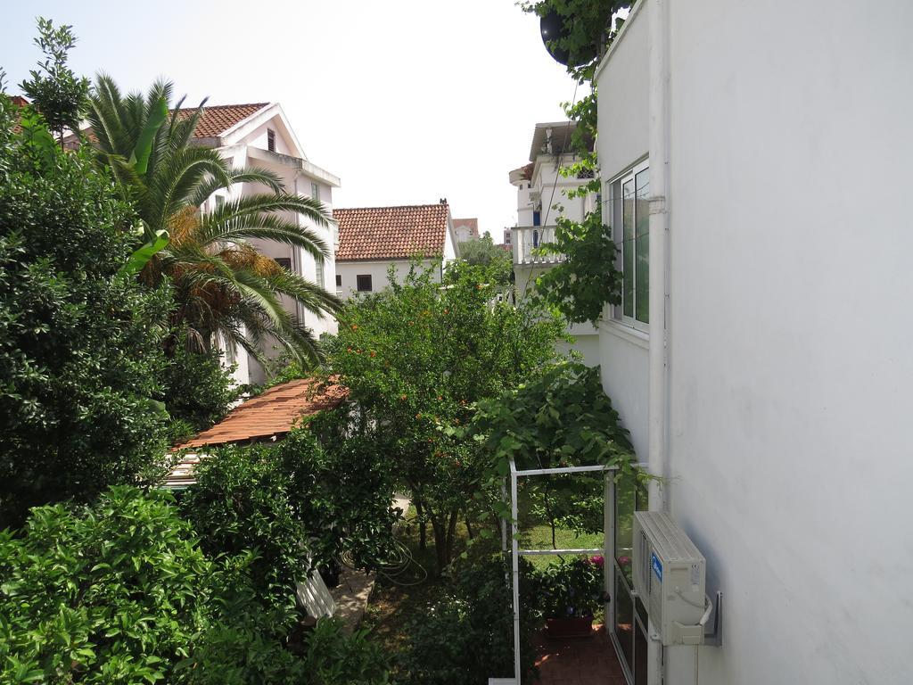 Apartmani Hortenzija บุดวา ภายนอก รูปภาพ