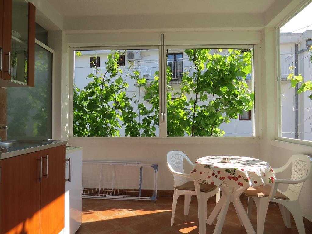 Apartmani Hortenzija บุดวา ภายนอก รูปภาพ